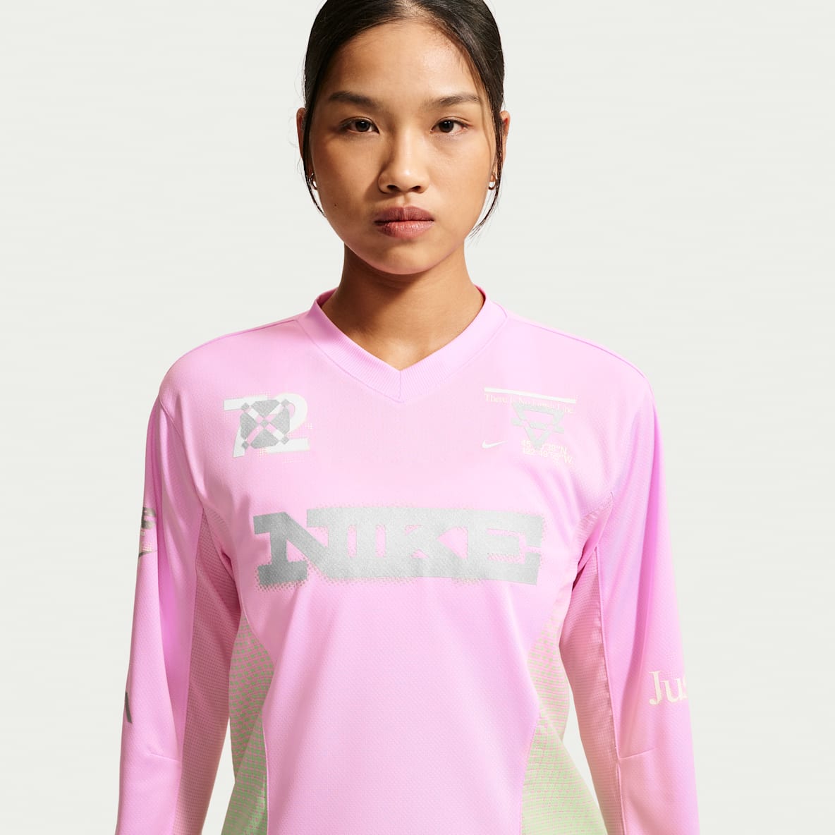 NIKE公式】 ピンク トップス & Tシャツ【ナイキ公式通販】